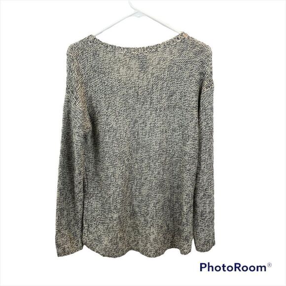 Quinn Brand Grey and White High Low long Sleeved‎ Zipper Accent Sweater Large - Picture 6 of 12